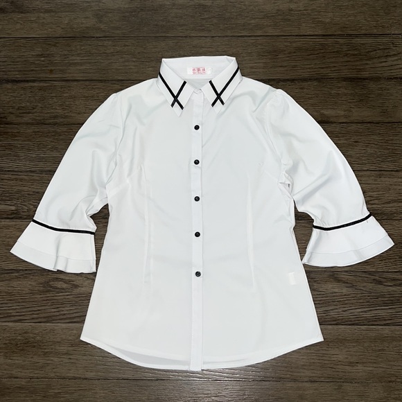 Qi Li Ya woman’s white blouse NWOT - Picture 4 of 16